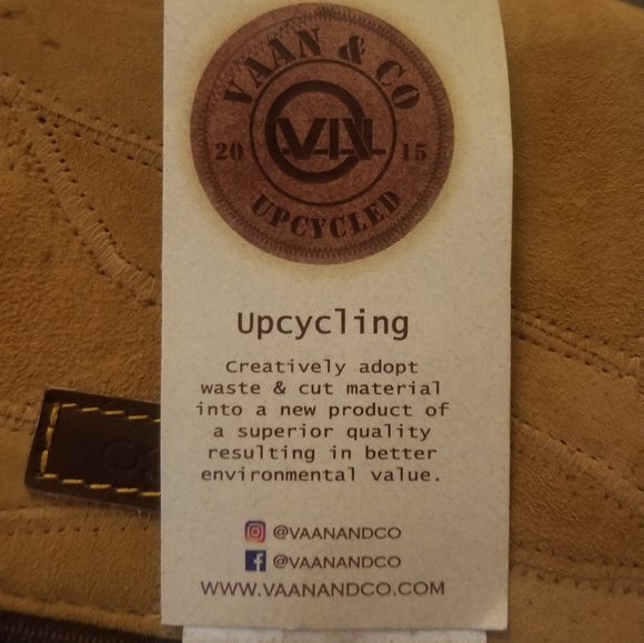 NWT Upcycled Leather Crossbody Purse with Matching Wallet. By Vaan and Co. - Picture 9 of 11